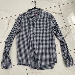 UNTUCKit size large